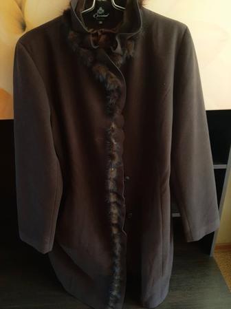 Новое кашемировое жен Пальто 50-52размер