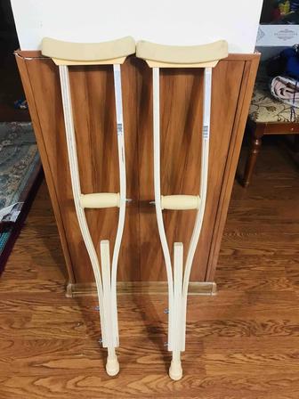 Костыли с подмышечной опорой (модель FS935 L (S)).