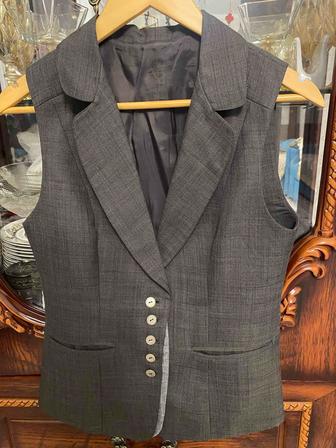 Жилетка женская