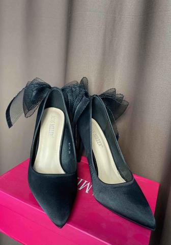 Черные туфли