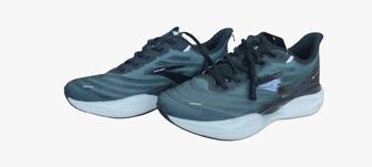 Продаю кроссовки