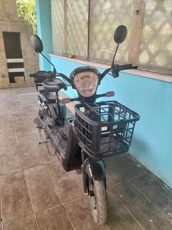 Продам Электроскутер Sk8