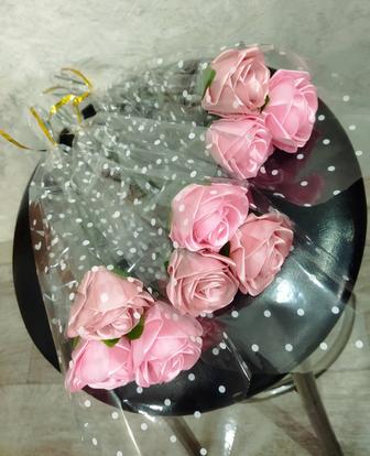 Мини букетики из роз из атласных лент