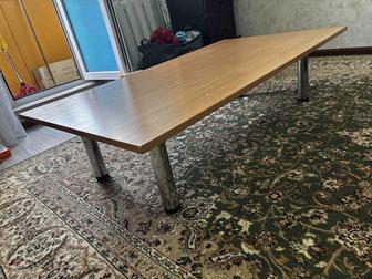 Стол низкий