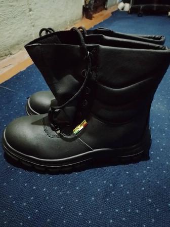 Продам мужские сапоги