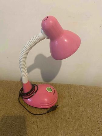 Настольная лампа