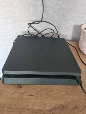 Продаю игровую приставку