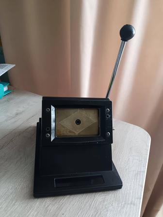 Вырубщик для визиток