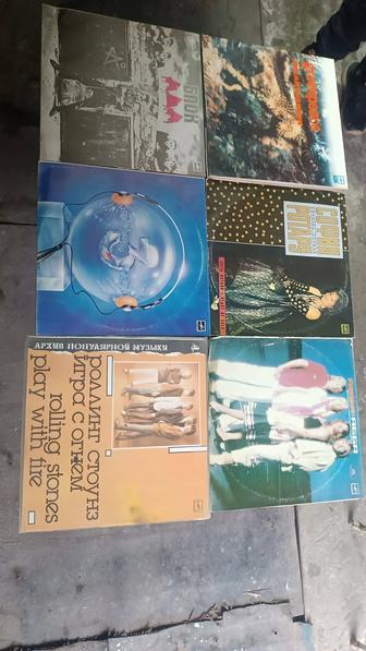 Продам пластинки 348 штук в идеальном состояние