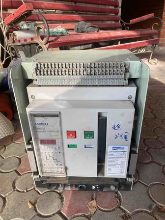 Интеллектуальный универсальный низковольтный выключатель