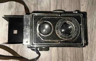 Rolleiflex легендарный
немецкий двухобъективный фотоаппарат