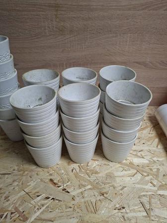 Продам горшки под цветы