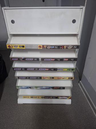 Продаю срочно стеллажи