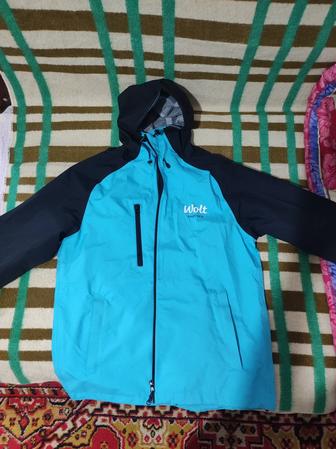 Продаю куртку wolt