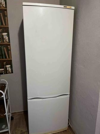 Продается большой холодильник