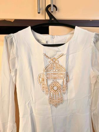 Платье белое