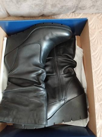 Продам обувь сапоги осенние