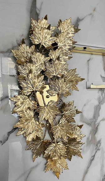 Продам бра, металл золотого цвета