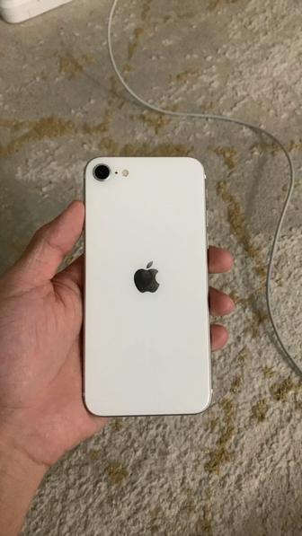 продам Iphone se 2020 сделаю хороший торг