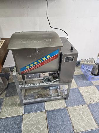 Продам тестомес 25 кг.