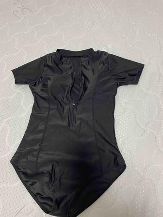 Продам купальники новые