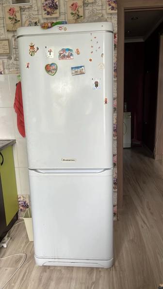 Продам холодильник на запчасти