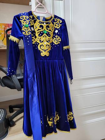 Продам платья казахская национальная на 4-5-6 лет