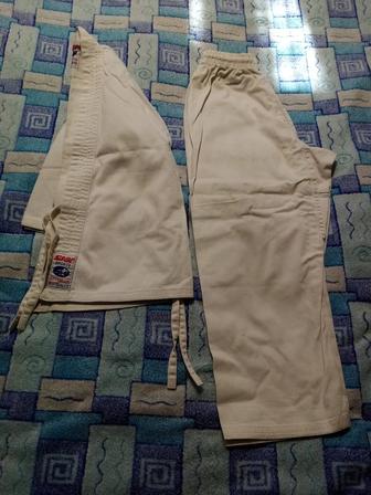 Продам детский костюм, для занятий Карате.