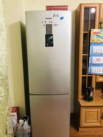 Холодильник Samsung