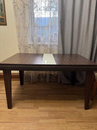 Продам кухонный стол