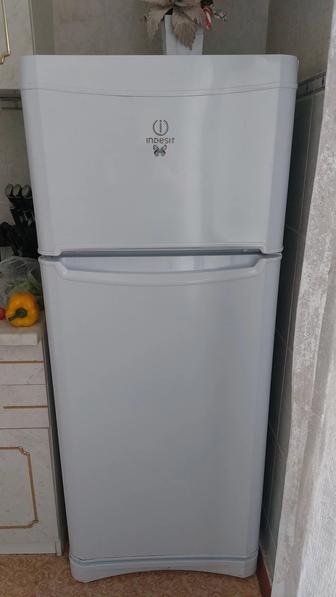 Холодильник INDESIT