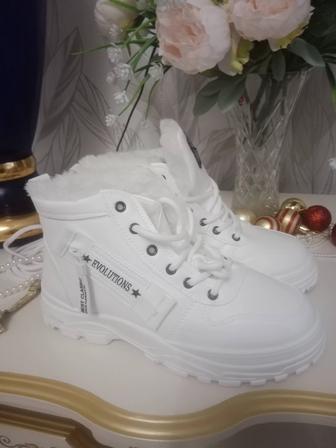 Продаю ботинки