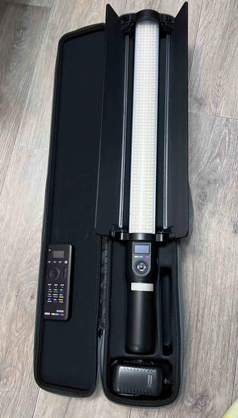 Осветитель Godox LC500R