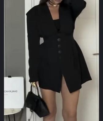 Платье-пиджак короткое черное