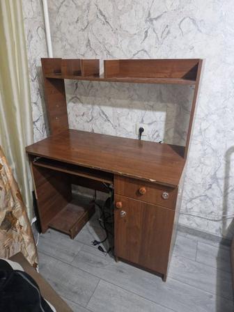 Компьютерный стол,письменный стол