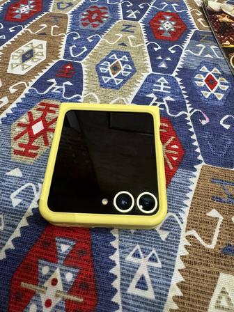 Продаю Новенький Samsung Flip 6 512 gb