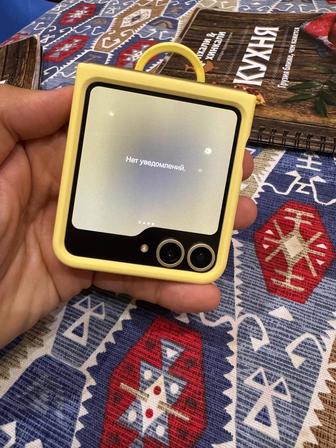 Продаю Новенький Samsung Flip 6 512 gb