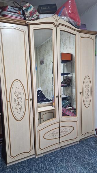 Спальный гарнитур