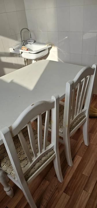 Стол 4 дана орындықтарымен