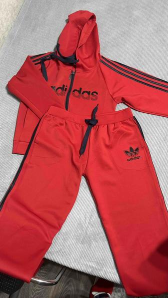 Спортивный костюм женский