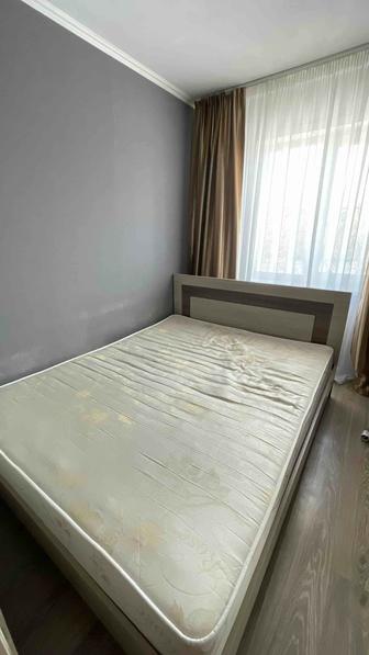 Продам двуспальную кровать.