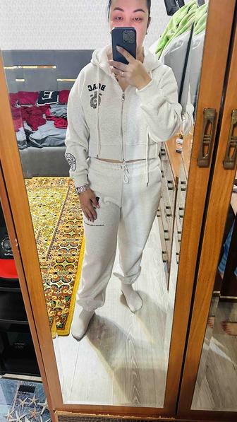 Продам спортивный костюм новый