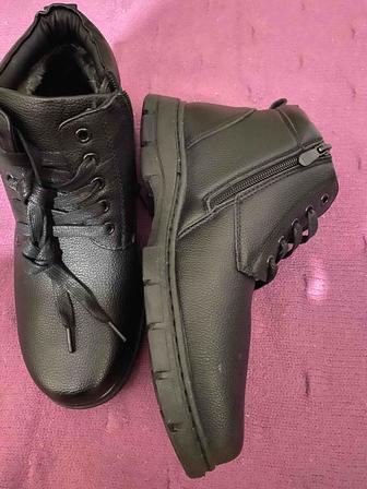 Бизторг . Срочно продам новые мужские сапоги размер 38, 39 подойдет