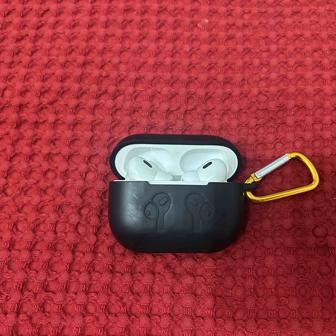 Наушники Apple AirPods Pro 2 with Lightning/Wireless Charging белый