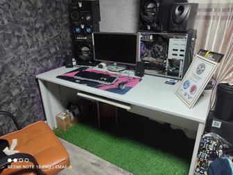 Компьютерный стол срочно продам