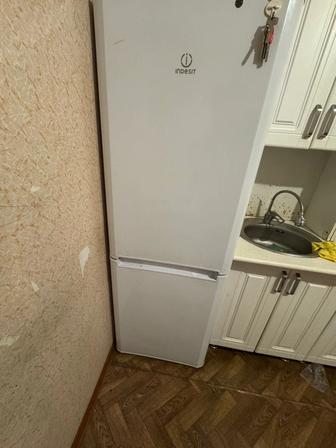 Холодильник б/у