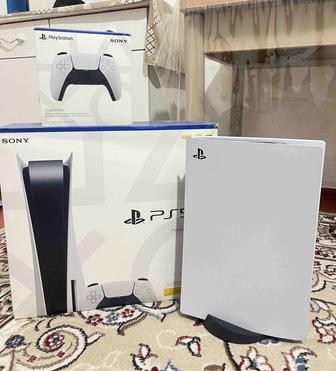 Продаю PS5 с ТВ и 4 дисками