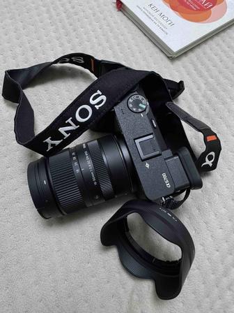 Sony A6700 (kit 16-50) и Sigma 18-50mm f/2.8 (Sony E-mount)