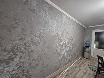 Поклейка обоев и закатка плинтуса галтели