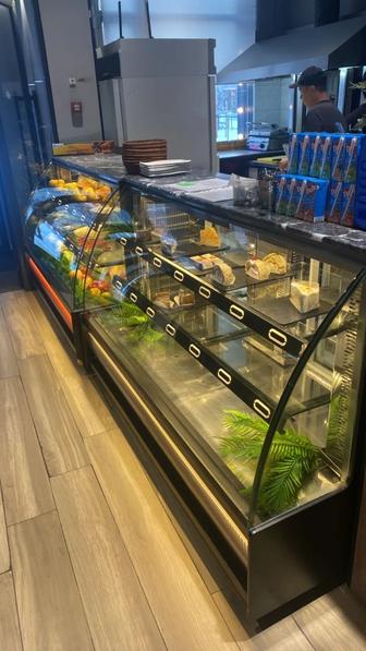 Продаю холодильные витрины